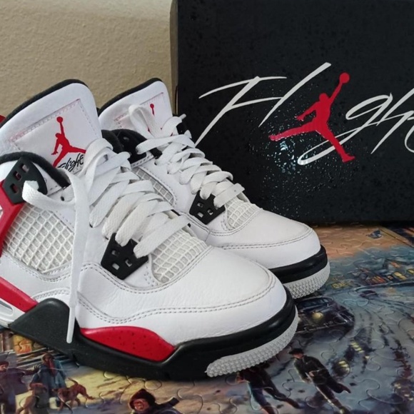 AIR JORDAN 4 RETRO